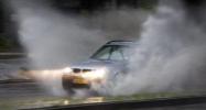 Auto in regenbui